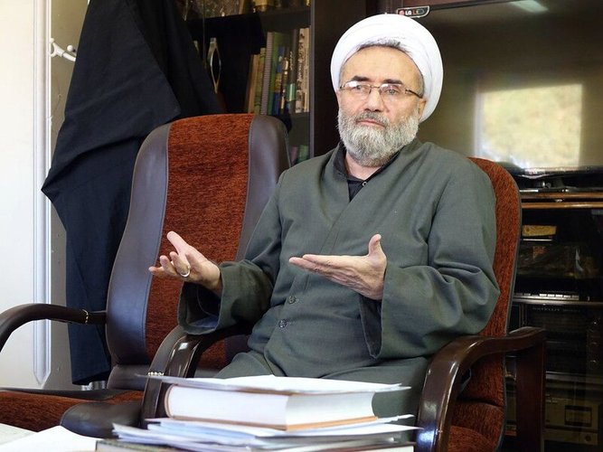 مسیح مهاجری: عکس گرفتن با کارکنان غسالخانه اقدام نمایشی بود / کلمه «باید» را از ادبیات خود و وزرایتان حذف کنید