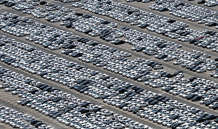 افزایش دوباره قیمت خودرو / آیا دولت سیزدهم مقابل انحصار خودروسازان میایستد؟ افزایش دوباره قیمت خودرو / آیا دولت سیزدهم مقابل انحصار خودروسازان میایستد؟