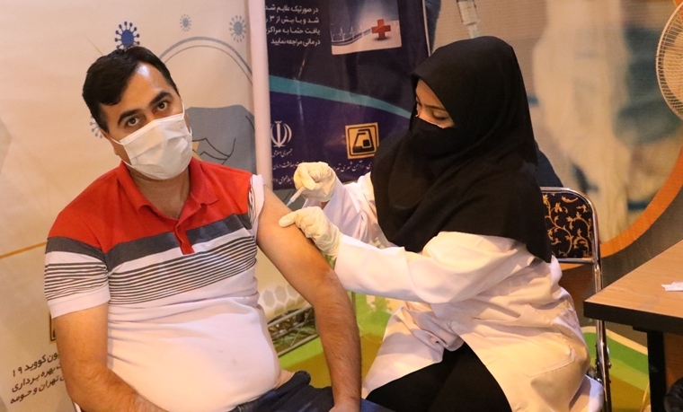 زالی: از ۱۰.۵ میلیون جمعیت بالای ۱۸ سال استان تهران، ۸.۵ میلیون نفر واکسن کرونا زده‌اند