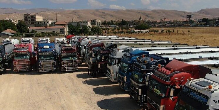 کاروان ۶۰ تانکری حامل سوخت ایران از مرز سوریه به سوی لبنان حرکت کرد