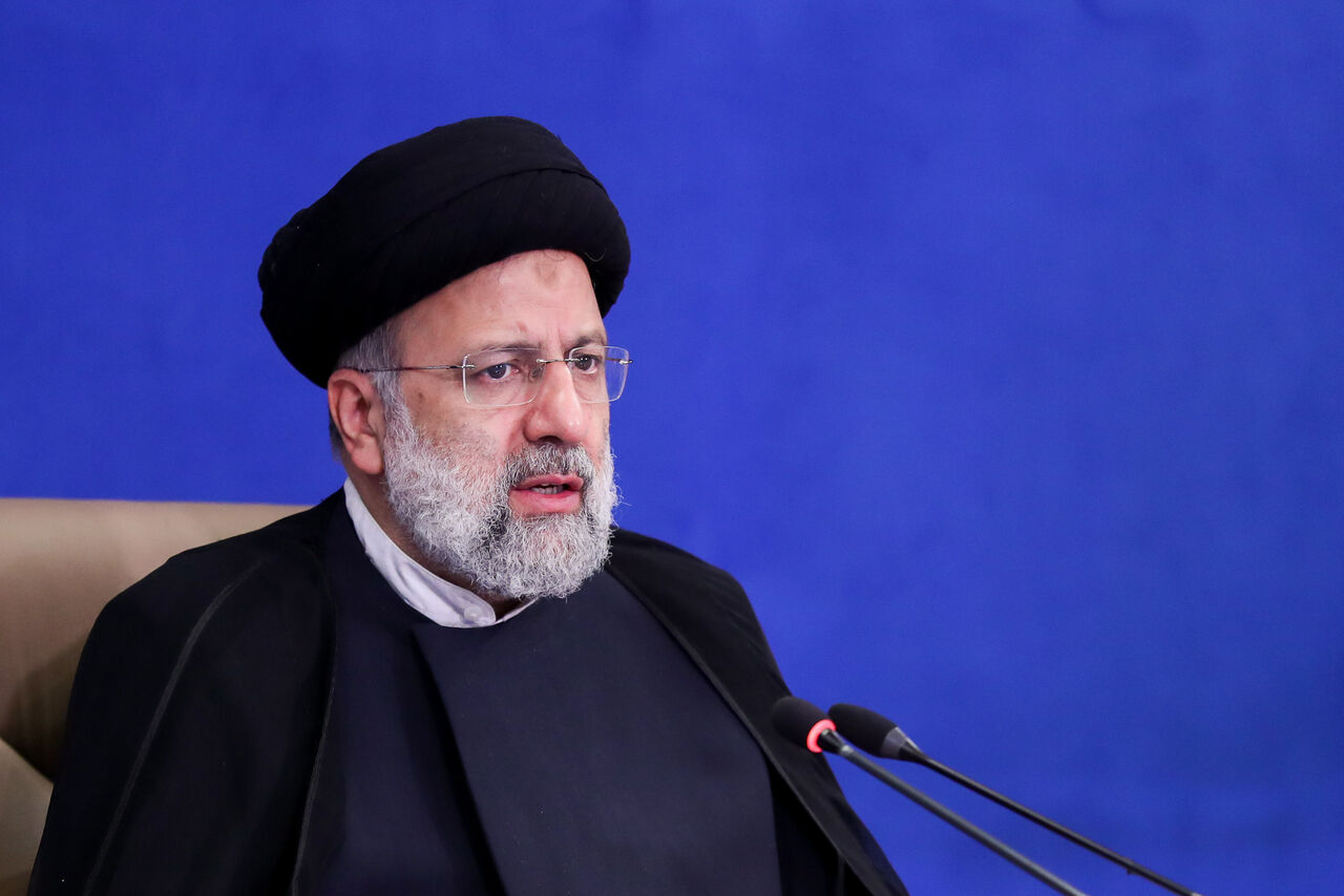 رییسی:رتبه بندی معلمان برای ارتقاء جایگاه معلمان و توجه به شان و منزلت آنهاست رییسی:رتبه بندی معلمان برای ارتقاء جایگاه معلمان و توجه به شان و منزلت آنهاست