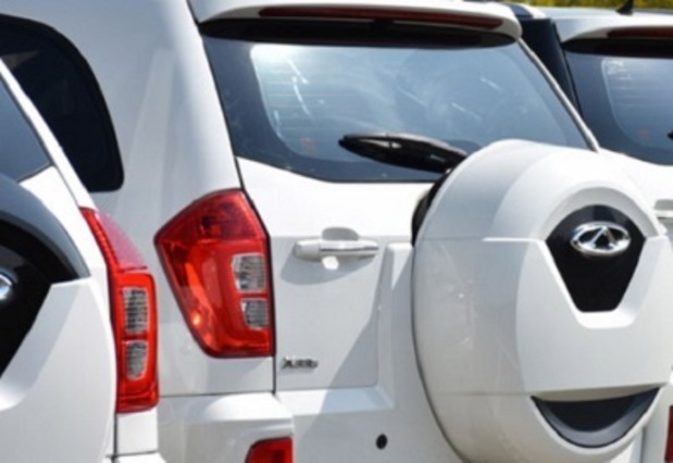 جدیدترین قیمت خودرو‌های وارداتی در بازار امروز شنبه ۳ مهر ۱۴۰۰+ جدول