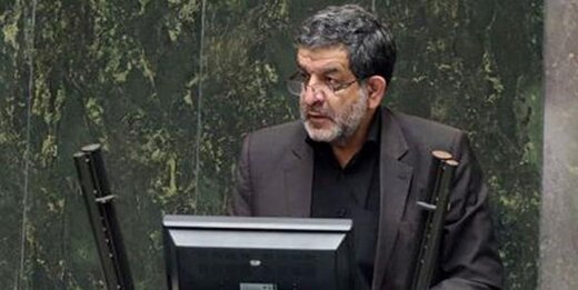 وزیر احمدی نژاد: قیمت خودرو به صورت دستوری کاهش نمی یابد، باید تولید را افزایش داد