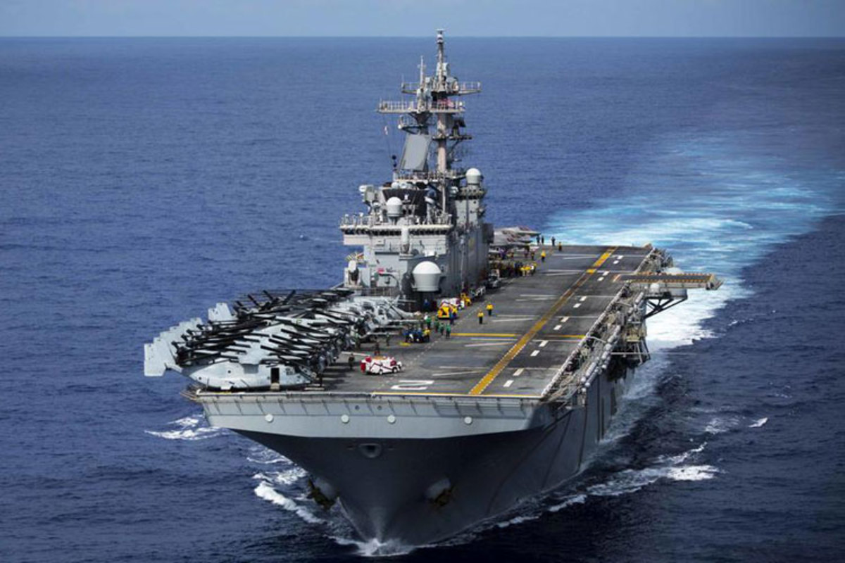 پرواز بالگرد ایرانی بر فراز ناو آمریکایی و واکنش پنتاگون پرواز بالگرد ایرانی بر فراز ناو آمریکایی و واکنش پنتاگون