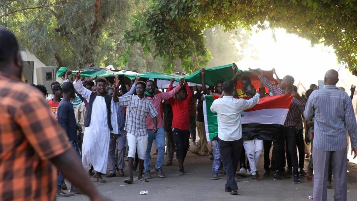 کودتای نظامی در سودان؛  بازداشت خانگی نخست وزیر و بازداشت 4 وزیر