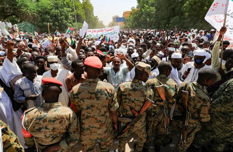 آخرین اخبار کودتای نظامی در سودان: تشدید اعتراضات و نافرمانی مدنی / 7 کشته و بیش از 140 زخمی + تصاویر
