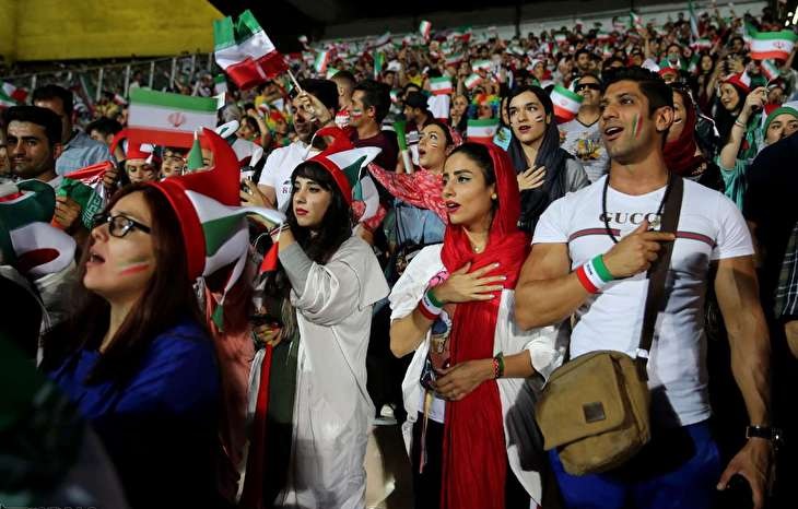 کیهان از قول یک پژوهشگر: سبک زندگی ایرانی اسلامی، حضور زنان را در ورزشگاه نمی‌پذیرد
