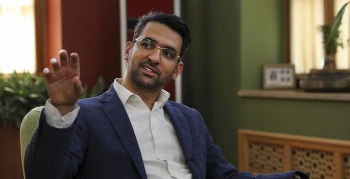 آذری جهرمی: اگر برنامه فضایی در این ده سال تعطیل بوده، رئیس جمهوری از چه چیزی بازدید کرده که امیدوار کننده بوده؟