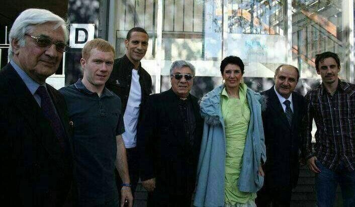 تصویری جالب از یک ایرانی مشهور در کنار ستاره های منچستریونایتد
