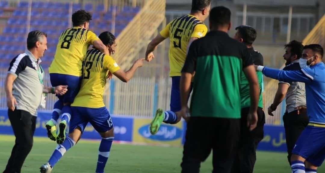 بلاخره پای این استقلالی به گلزنی باز شد بلاخره پای این استقلالی به گلزنی باز شد