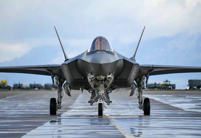 بحران میان آمریکا و امارات بر سر فروش جنگندههای اف-۳۵ به ایران ارتباط دارد؟ بحران میان آمریکا و امارات بر سر فروش جنگندههای اف-۳۵ به ایران ارتباط دارد؟