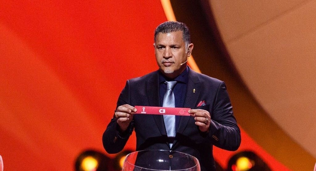 جنجال کراوات‌ بستن این پرسپولیسی؟