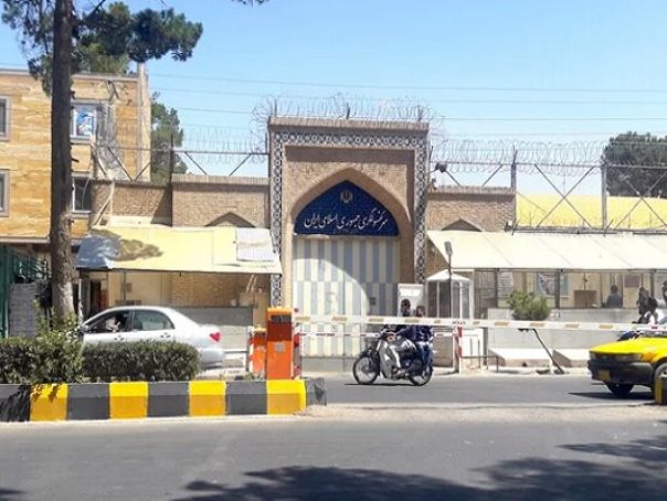ایران واحدهای کنسولی خود در افغانستان را به حالت تعلیق درآورد / فراخوان مامور افغانستان در وزارت امور خارجه