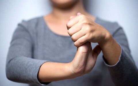 اگر دست تان خواب می‌رود این ویتامین در بدنتان کم است