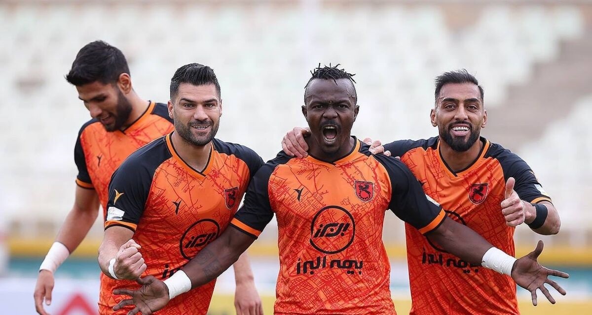 الماس پرسپولیسی از چشم افتاد الماس پرسپولیسی از چشم افتاد