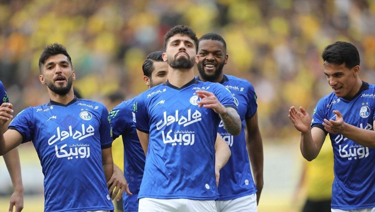 شادی گل معروف علیه استقلال شادی گل معروف علیه استقلال