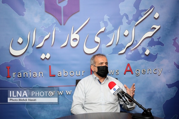 سپردن کار به دست افراد کاردان و لایق فرمان خدا در قرآن است/ وقتی فقط یک جریان و تفکر خاص را میپذیریم، به لبه پرتگاه میرویم سپردن کار به دست افراد کاردان و لایق فرمان خدا در قرآن است/ وقتی فقط یک جریان و تفکر خاص را میپذیریم، به لبه پرتگاه میرویم