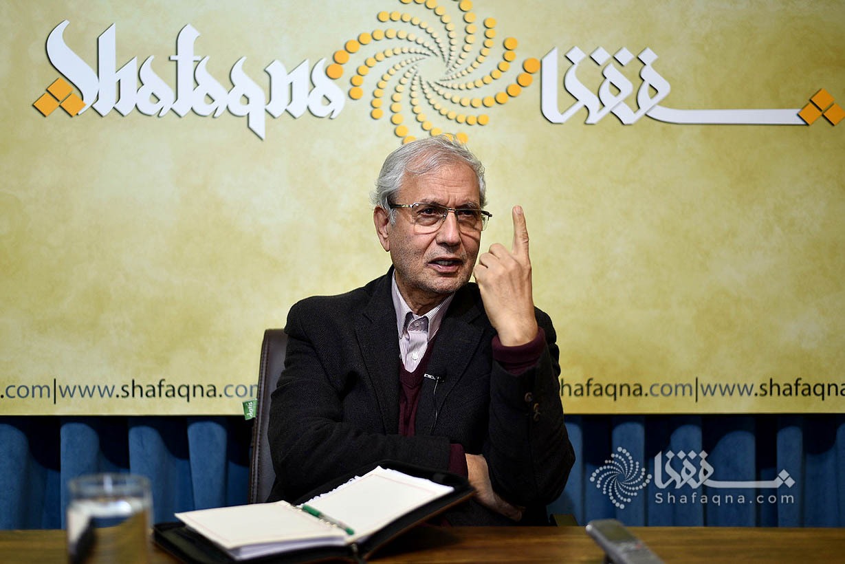 باید «غبارزدایی» کنیم و به «اصل انقلاب» برگردیم / در شرایط فعلی کشور، «رجعت به گذشته» ضروری است/ وقتی «لج ملی» صورت می گیرد، همه مسایل با سوء گیری تحلیل می شوند باید «غبارزدایی» کنیم و به «اصل انقلاب» برگردیم / در شرایط فعلی کشور، «رجعت به گذشته» ضروری است/ وقتی «لج ملی» صورت می گیرد، همه مسایل با سوء گیری تحلیل می شوند