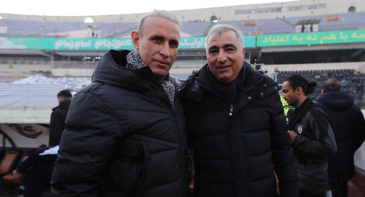 پز دادن ساکت الهامی پس از شکست پرسپولیس پز دادن ساکت الهامی پس از شکست پرسپولیس