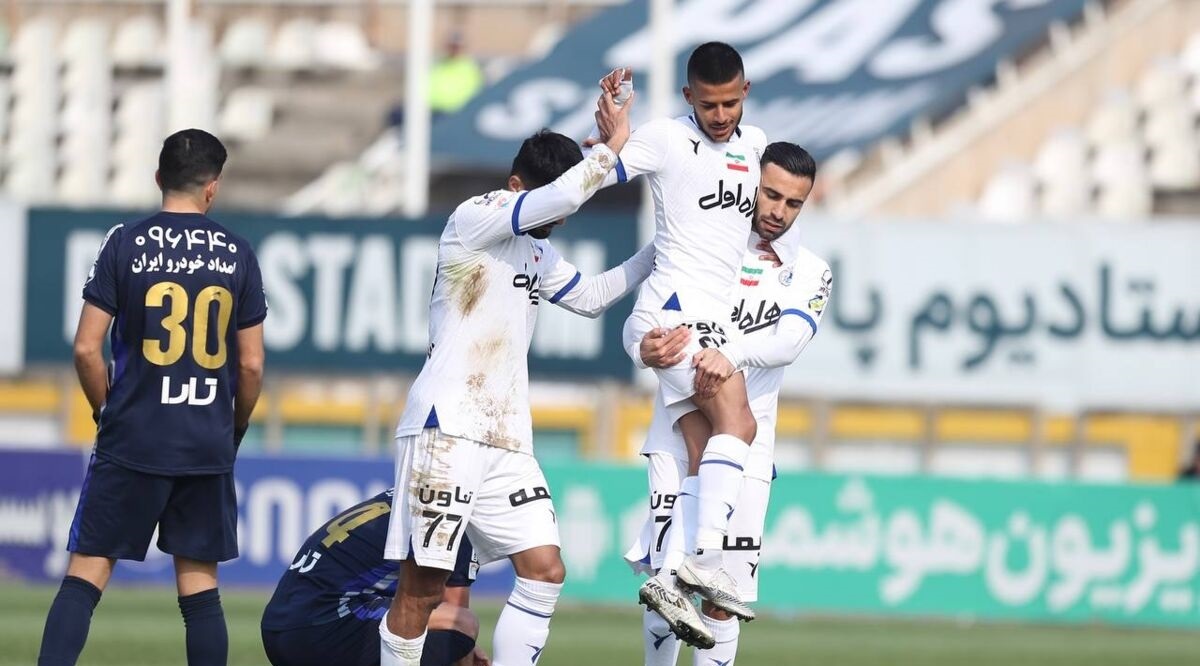 ۳ تفنگدار استقلال بلای جان ملوان