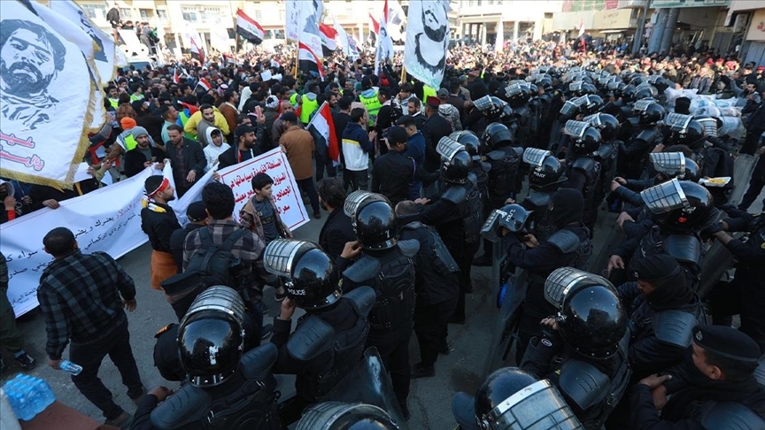 تجمع هزاران نفر در بغداد در اعتراض به افزایش قیمت دلار+فیلم