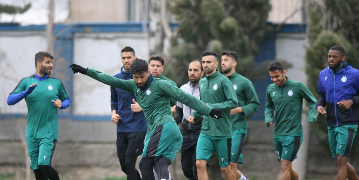 محمد محبی از رقیبانش زهر چشم گرفت