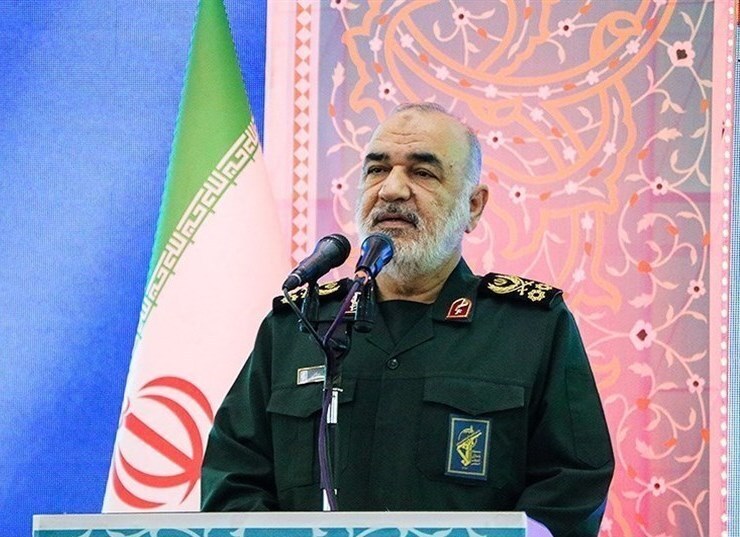 فرمانده کل سپاه: هنر غرب در مسیر غروب است؛ این هنر تحت تاثیر جاذبه‌های شیطانی همچنان خود را پرفروغ نشان می‌دهد / دنیای فیلم در غرب تماماً برای ویران کردن فضای ذهن و تعادل ذهنی انسان‌ها‌ست / بدون مقاومت نمی‌توان عزیز، آزاد، امن و آرام زندگی کرد