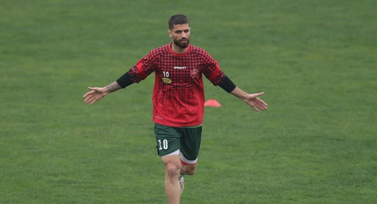 ستاره پرسپولیس آماده بازی با سپاهان ستاره پرسپولیس آماده بازی با سپاهان