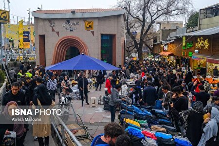 خیابان ولیعصر تهران در روزهای پایانی سال/عکس