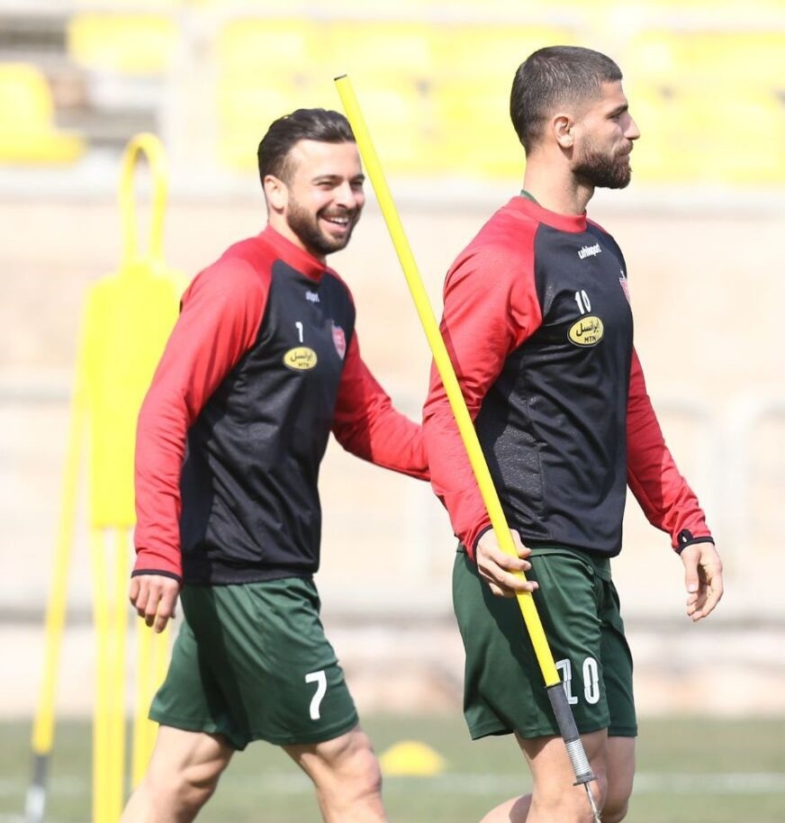 پرتاب سلاح سرد در تمرین پرسپولیس