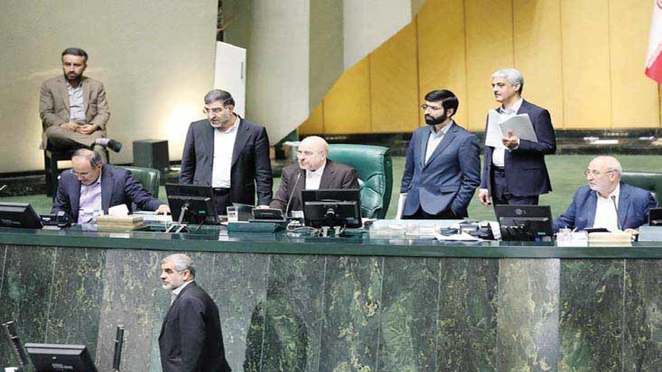 همه به دنبال توقفگاه دلار همه به دنبال توقفگاه دلار