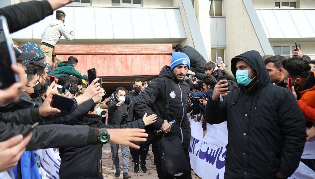 پشت صحنه حضور سیاوش یزدانی در باشگاه استقلال