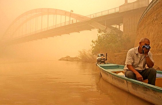 آلودگی هوا خوزستان را به تعطیلی کشاند/ آب سد کرخه تا آذرماه تمام می‌شود
