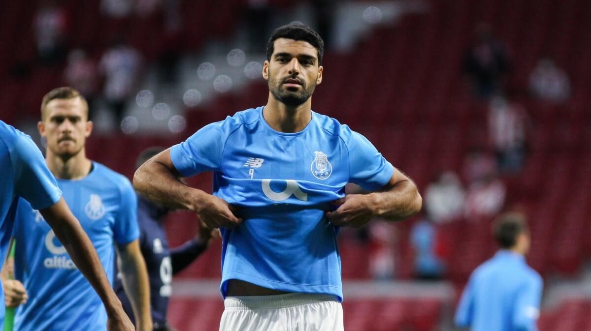 ستاره پرسپولیسی ماندنی شد ؟