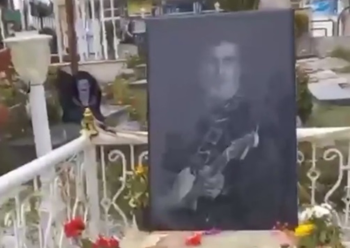 آسیب به مقبره خواننده مشهور در رامسر/عکس