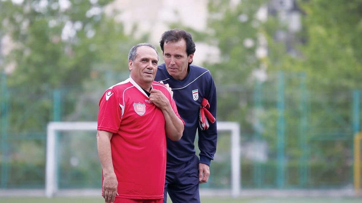 پیشکسوت پرسپولیس: بازیکنان عاشق نباید قراردادهای عجیب امضا کنند