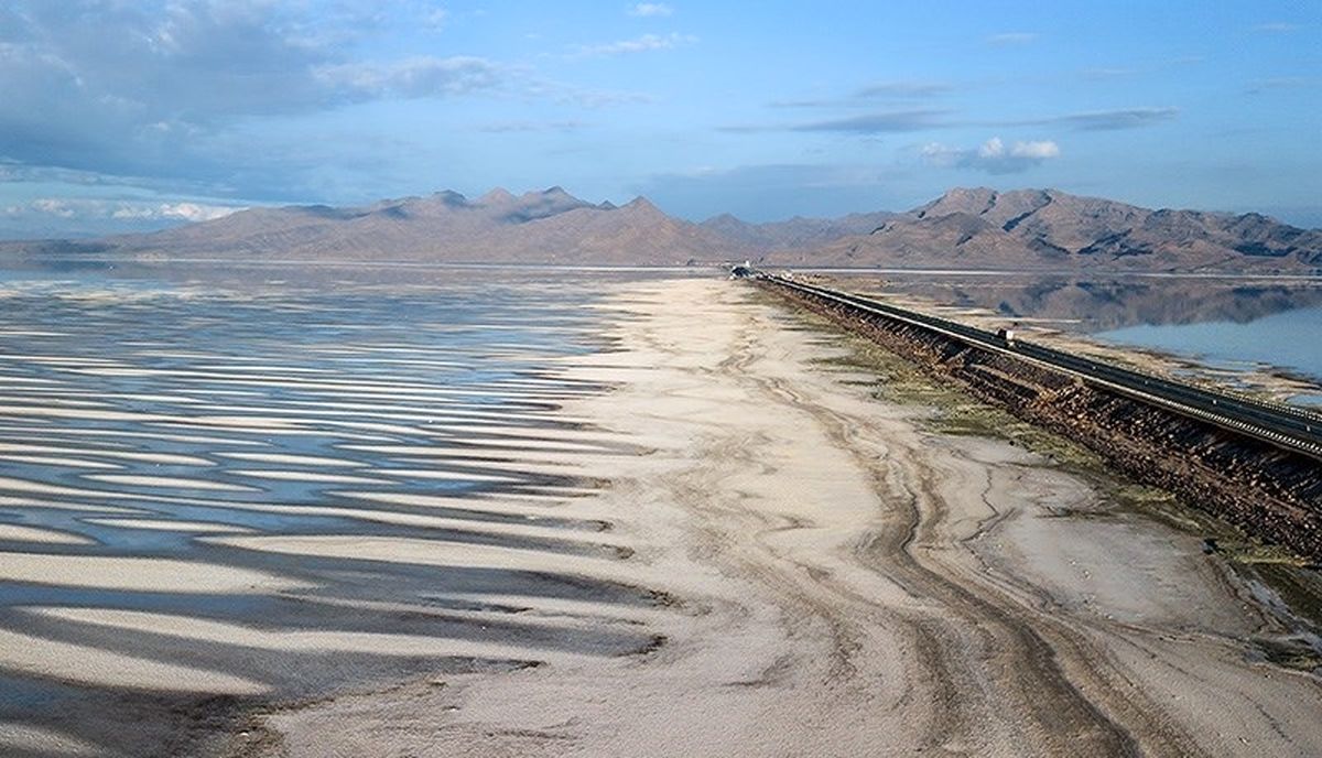 مشکل دریاچه ارومیه با بازدید هوایی و سفارشی حل نمی شود!