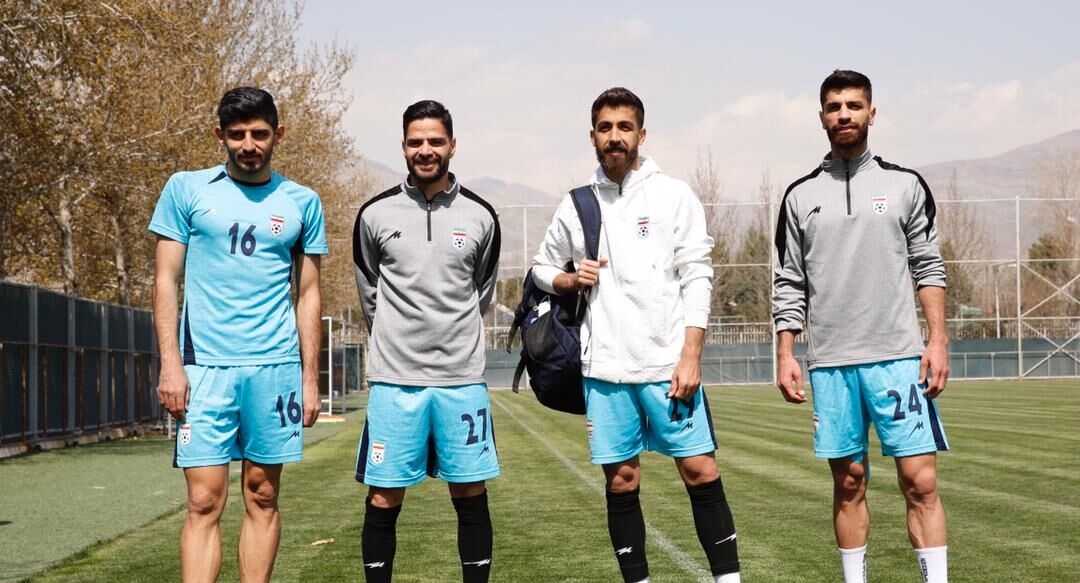 تقلید یحیی از روی دست فرهاد مجیدی