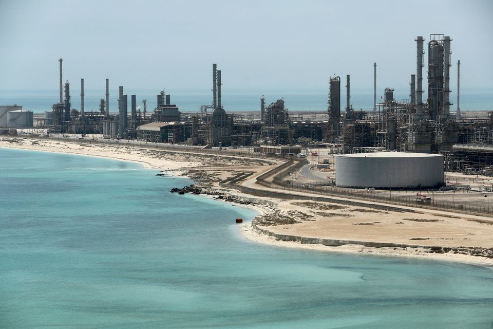عربستان سعودی: کاهش تولید نفت روسیه را جبران خواهیم کرد