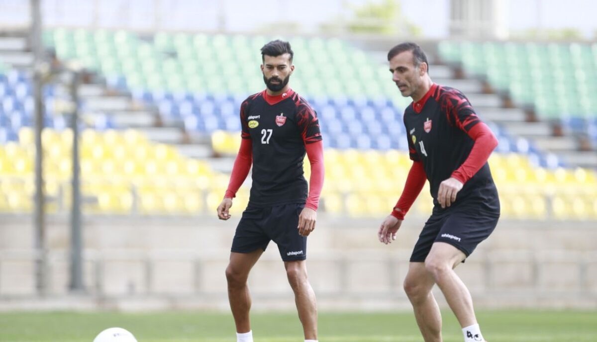 یحیی گل محمدی خط دفاع پرسپولیس را زیر و رو می کند یحیی گل محمدی خط دفاع پرسپولیس را زیر و رو می کند