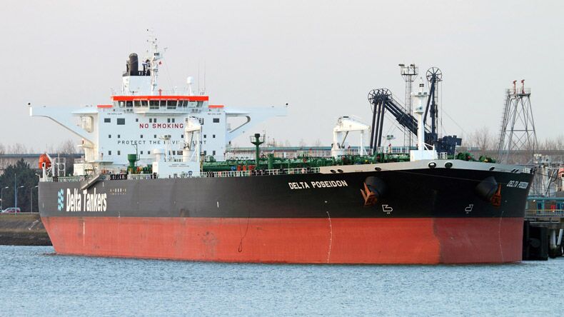 سپاه: توقیف ۲ فروند نفتکش یونانی به دلیل ارتکاب تخلف در خلیج فارس /یونان: اعتراض خود را به ایران برای توقیف دو نفتکش اعلام کردیم