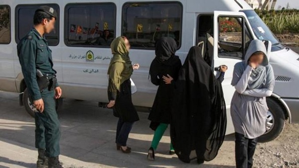 راه اندازی گشت ارشاد نامحسوس در مشهد/ پوشش زنان و مردان در سازمان ها و ادارات بررسی می شود