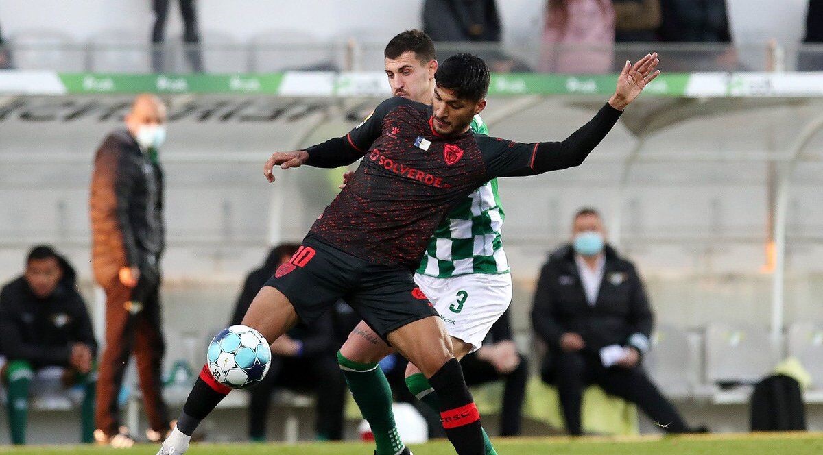 دست رد لژیونر مطرح به سینه آجورلو و استقلال