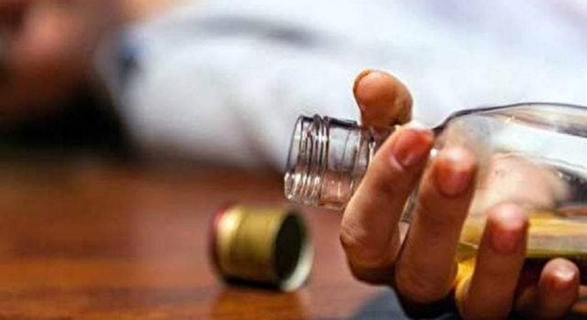 بستری ۷۶ نفر بر اثر مسمومیت با الکل در خوزستان / دو نفر فوت کردند
