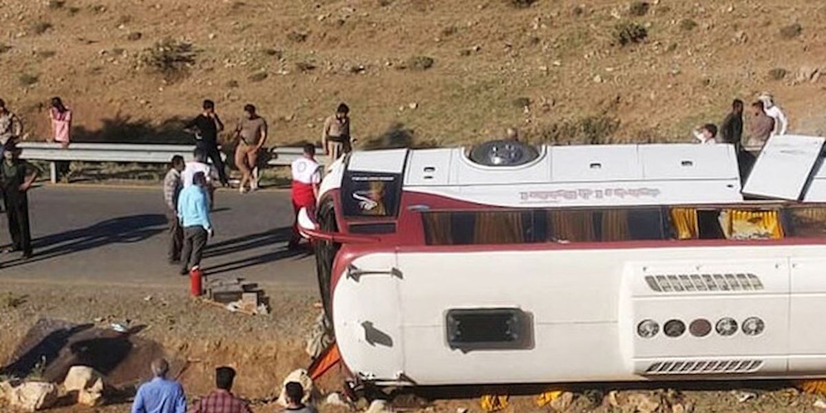 واژگونی اتوبوس کوهنوردان در زنجان