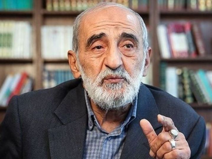 حسین شریعتمداری: گفته می‌شود ۷۰ درصد کسانی که به جمهوری اسلامی رای داده‌اند، فوت کرده‌اند و دیگر رفراندوم سال ۱۳۵۸ اعتبار ندارد؛ پس استقبال بی‌نظیر از سرود «سلام فرمانده» به چه معنی است؟