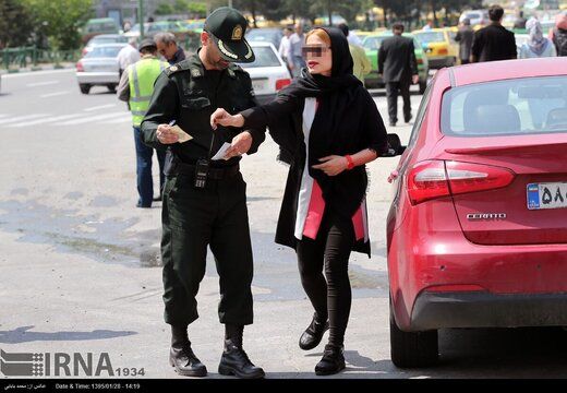 انتقاد جمهوری اسلامی از برخورد با زنان بدحجاب/ سوزنده هستند این رفتارها اما سازنده، هرگز