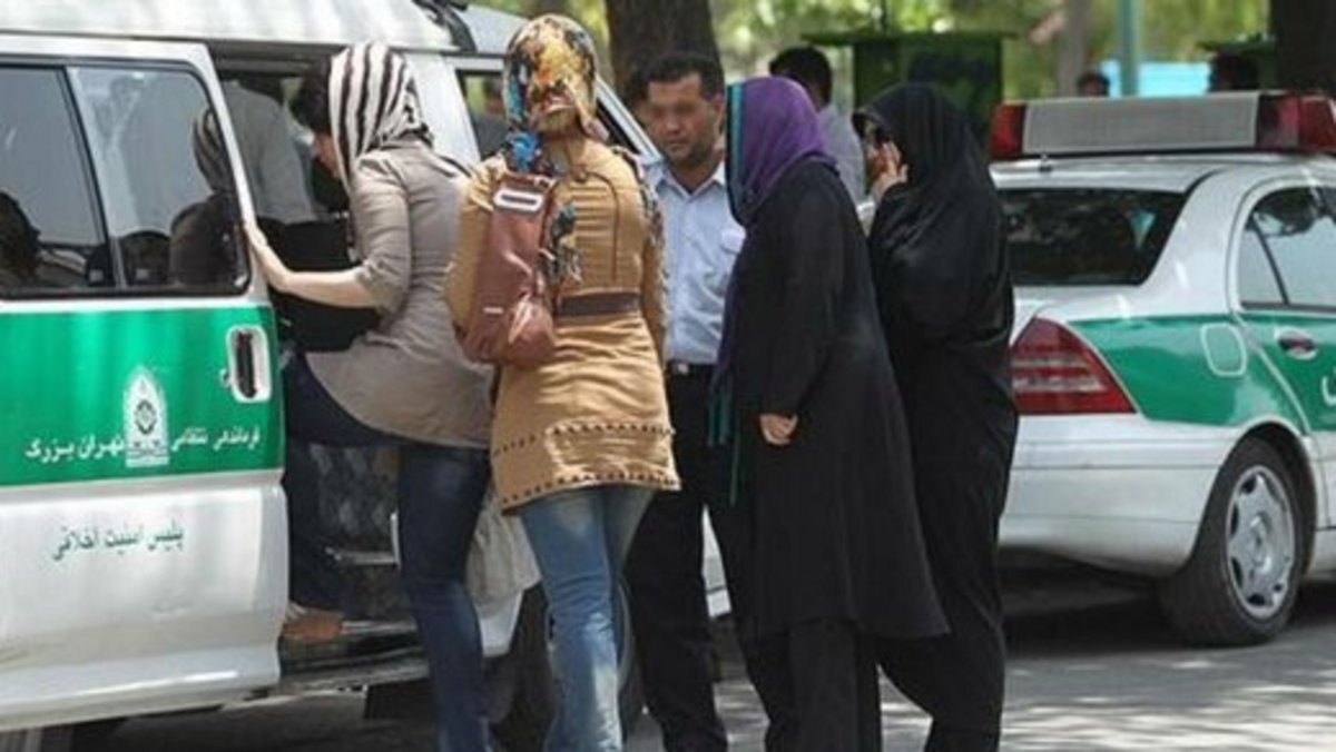 دبیر ستاد احیای نهی از منکر :دیوار حجاب زنان فرو بریزد، بقیه دیوارهای نظام هم فرو می‌ریزد