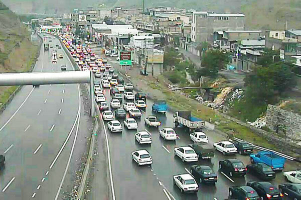 وضعیت جاده‌ها و راه‌ها، امروز ۲۶ تیر ۱۴۰۱ / ترافیک سنگین در جاده تهران - پردیس محدوده جاجرود