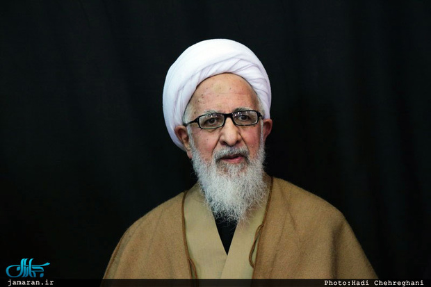 آیتالله جوادی آملی: مسئله حجاب و عفاف با فشار سرنیزه حل نمیشود آیتالله جوادی آملی: مسئله حجاب و عفاف با فشار سرنیزه حل نمیشود